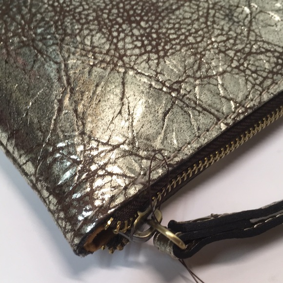 NWT💄 Patricia Nash Gold Wristlet - Picture 10 of 13